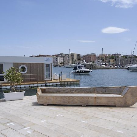 Hotel Houseboat Floatart Experience Bisceglie Extérieur photo